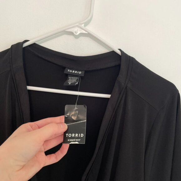 NEW NWT TORRID 3 Plus Size Jersey Knit Faux Wrap Top Black Short Sleeve NO BELT - Picture 7 of 15
